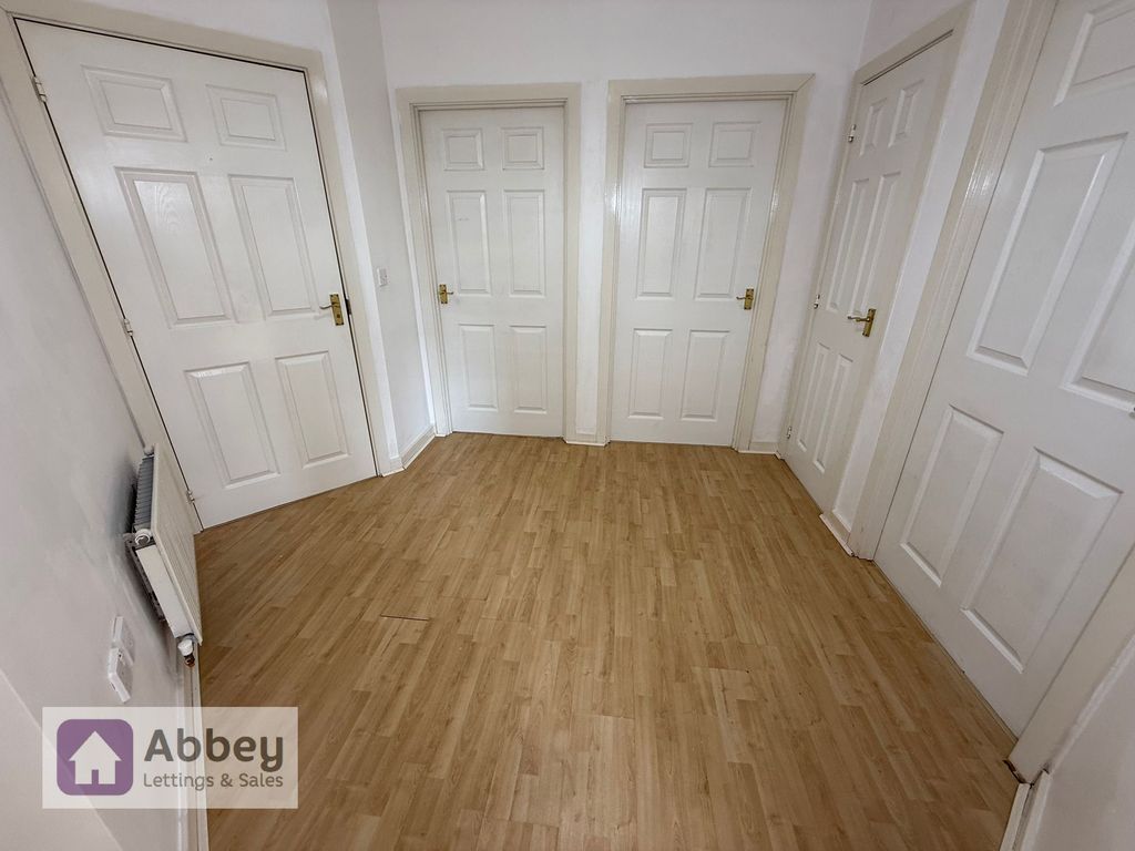 Property photo 3 of 14 Entrance Hall