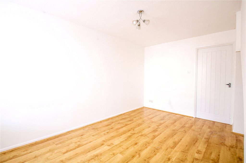 Property photo 2 of 12 Picture No. 11