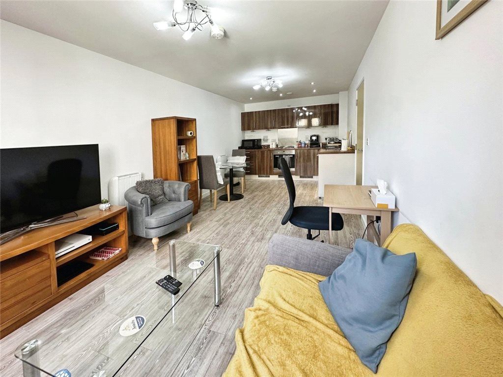 Property photo 2 of 6 Kitchen/Living Room