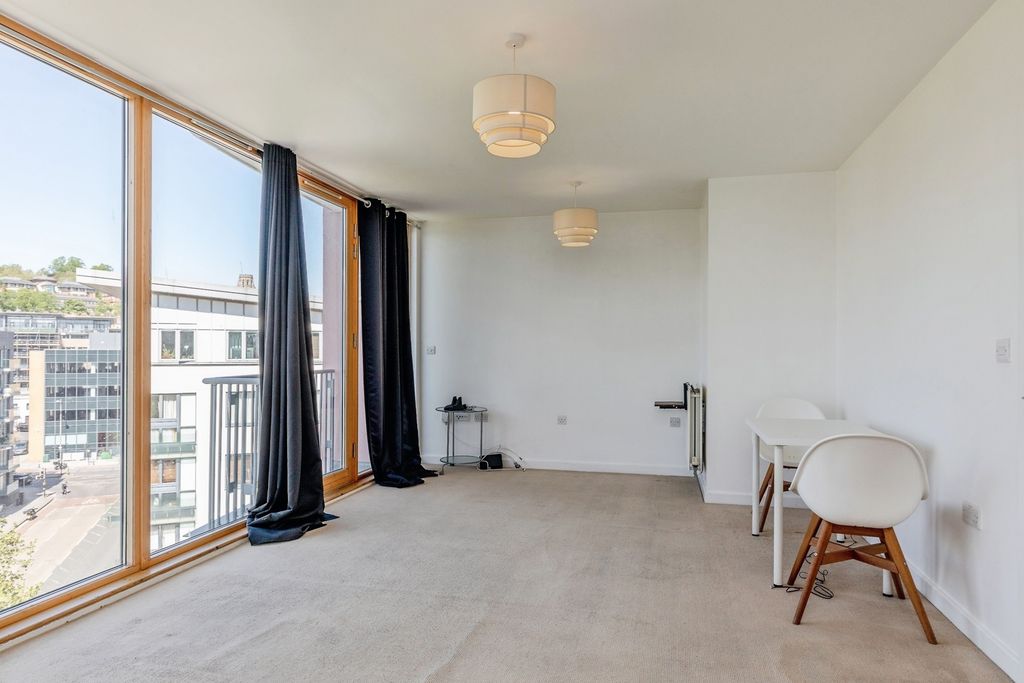 Property photo 3 of 11 Pbox-Img.Jpg