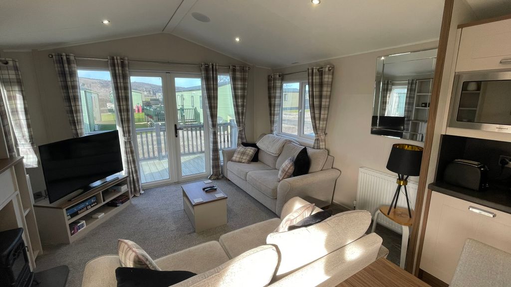 Property photo 3 of 24