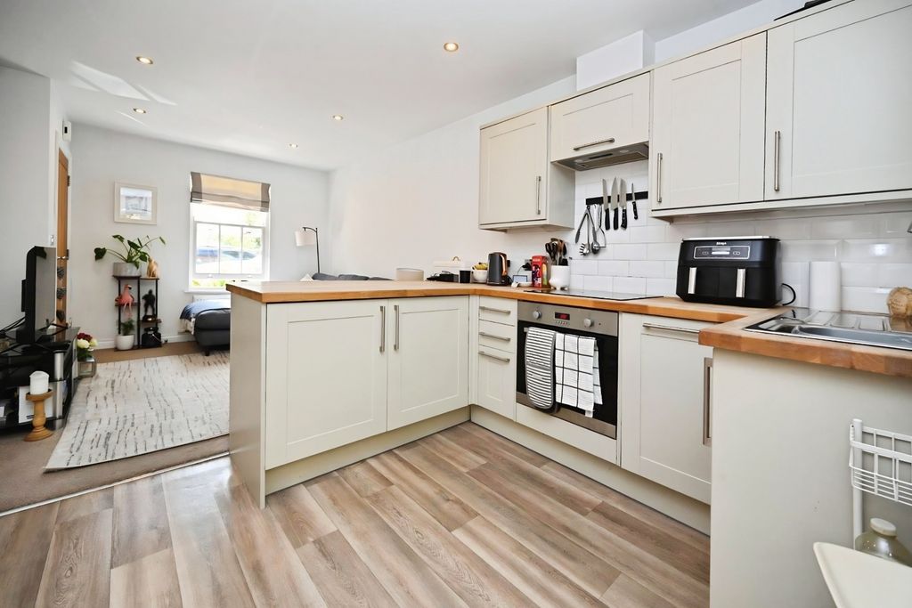 Property photo 2 of 13 Pbox-Img.Jpg