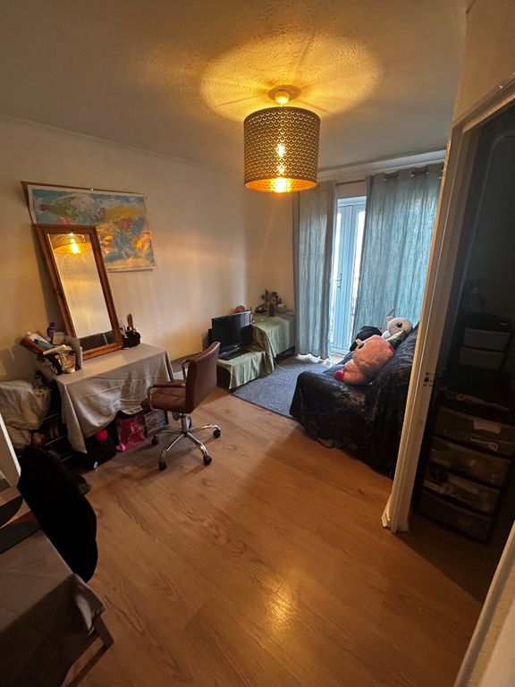 Property photo 3 of 5