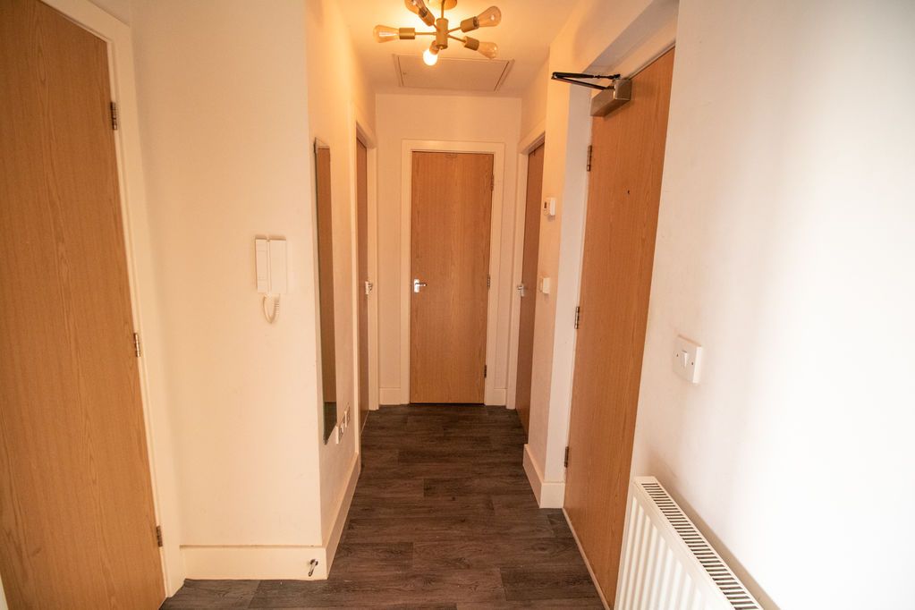 Property photo 2 of 8 Entrance Hallway