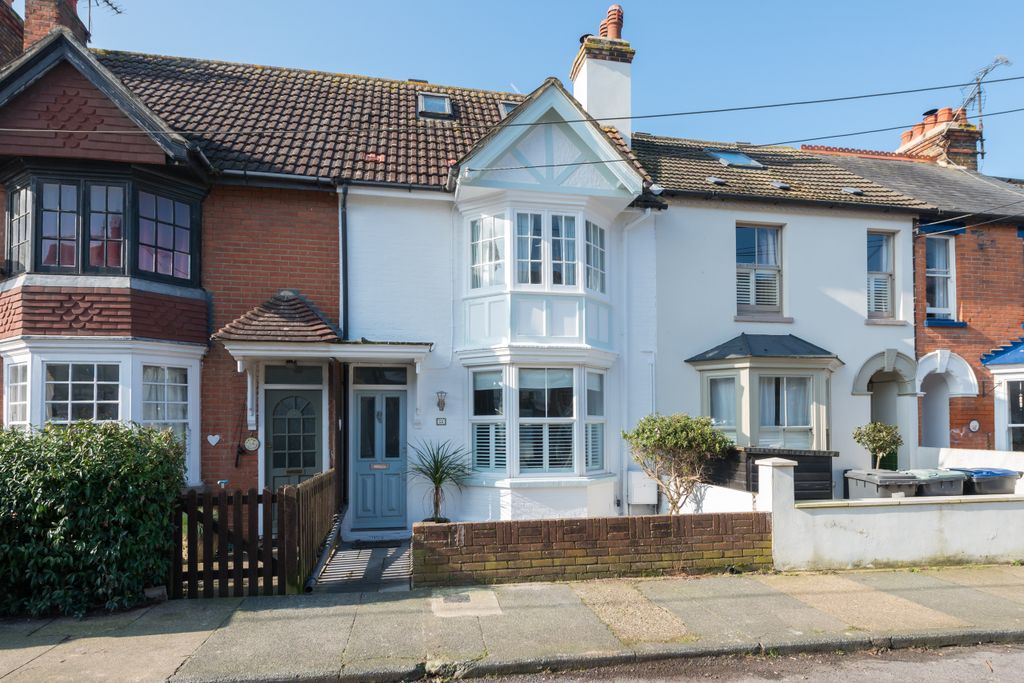 Property photo 1 of 16 Front