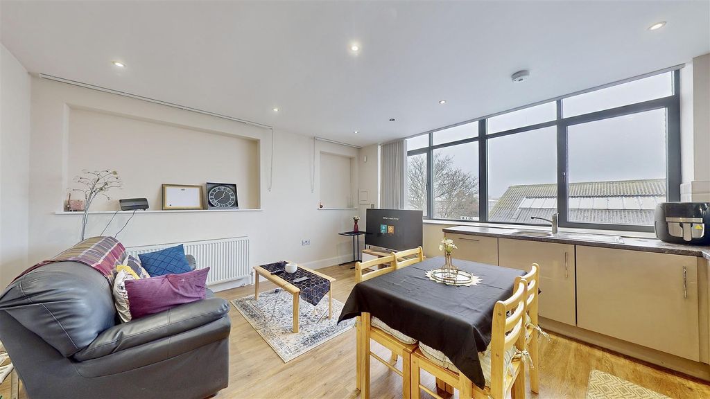 Property photo 3 of 12 P9.Jpg