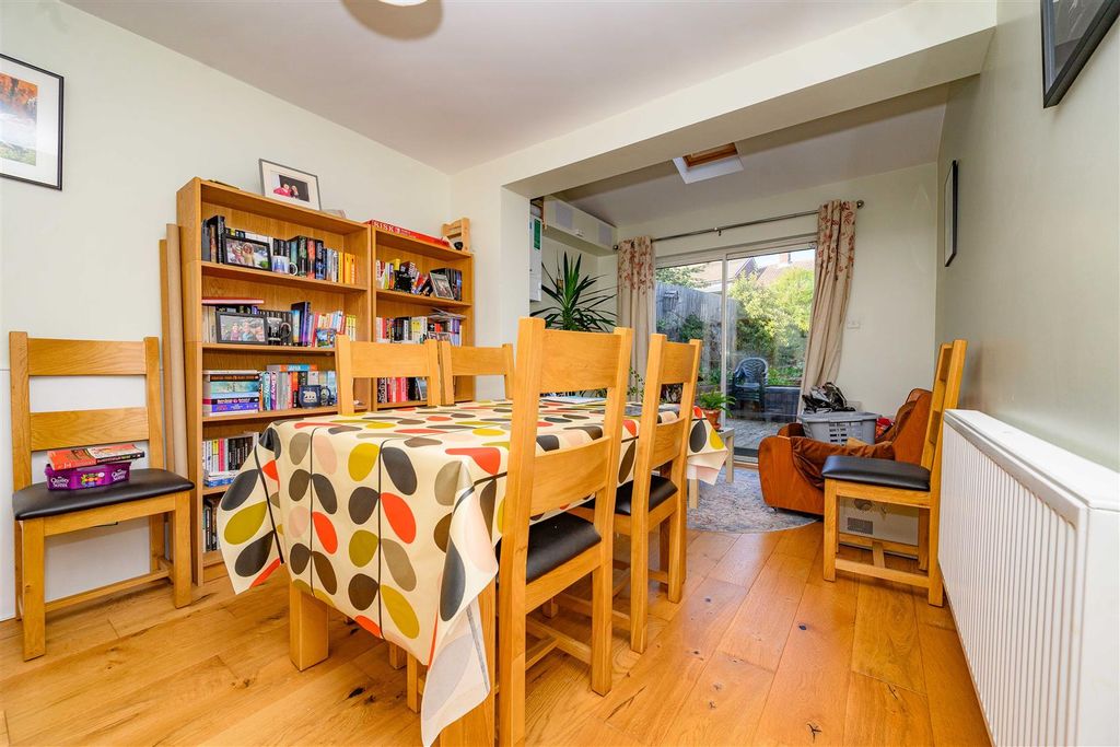 Property photo 3 of 31