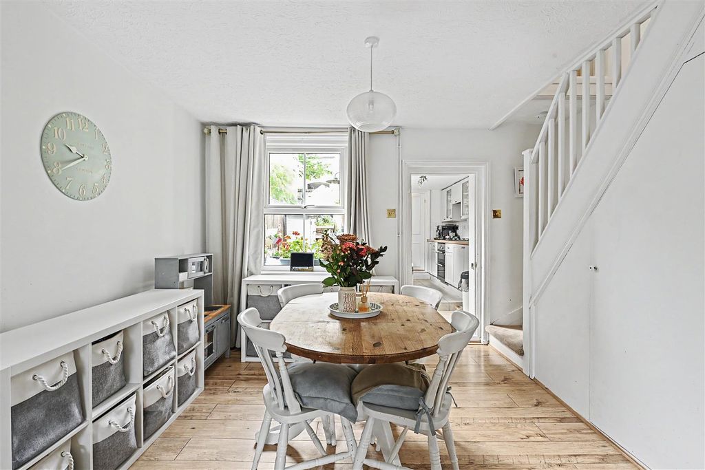 Property photo 2 of 12 92-High-Street-11.Jpg