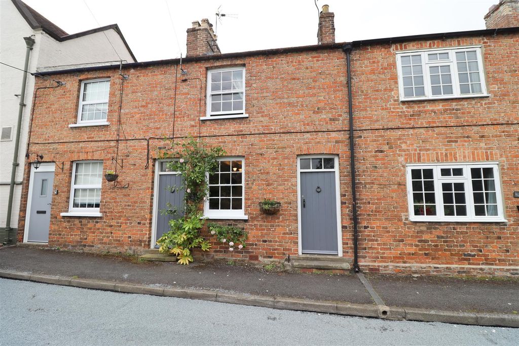Property photo 1 of 17