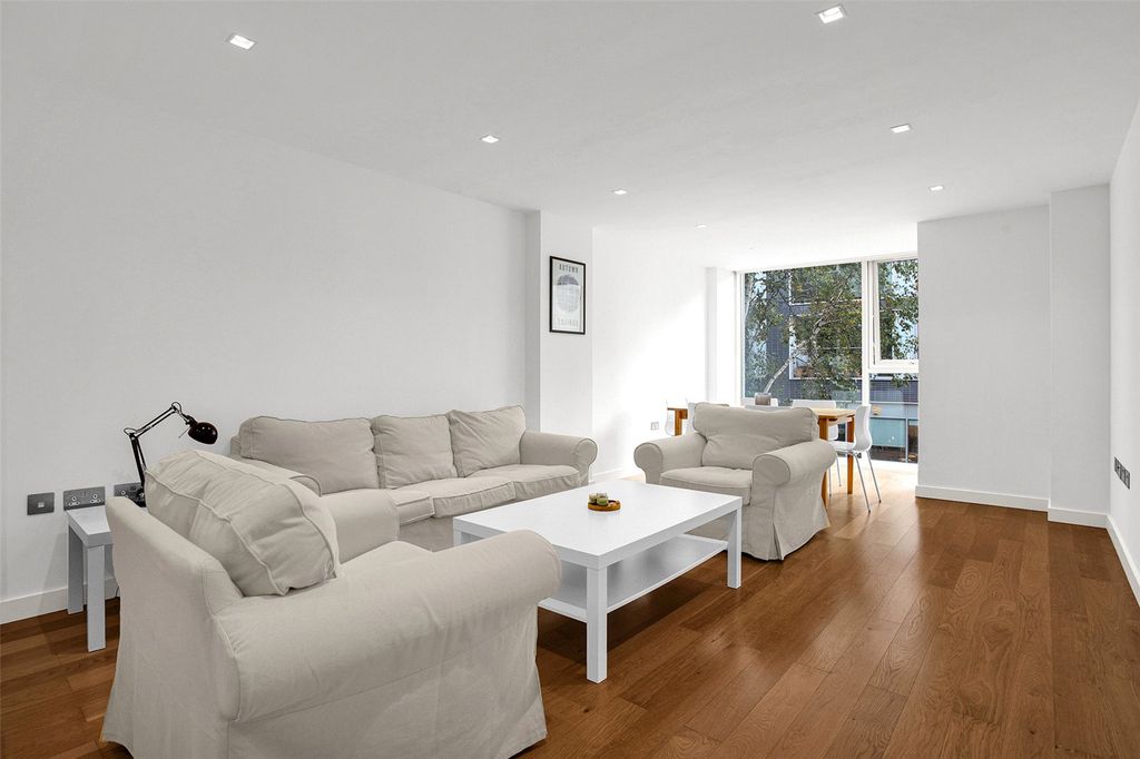 Property photo 1 of 34 Picture No. 73