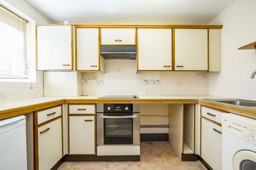 Property photo 3 of 4