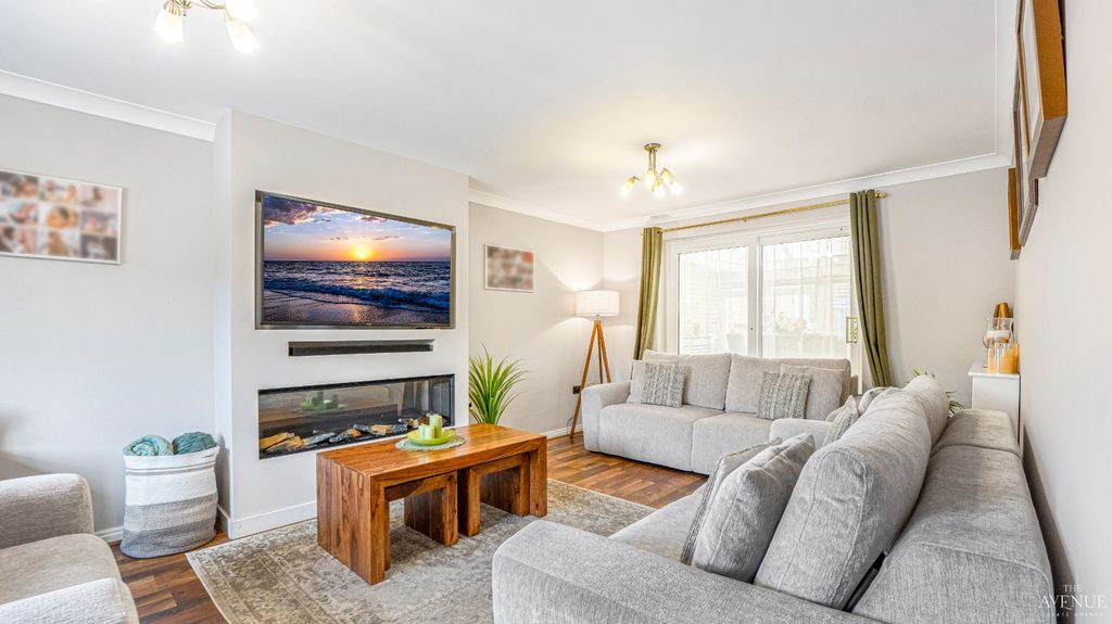 Property photo 3 of 54 5301707
