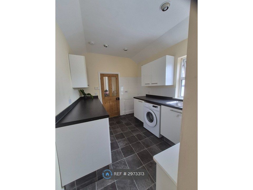 Property photo 1 of 14 Kitchen