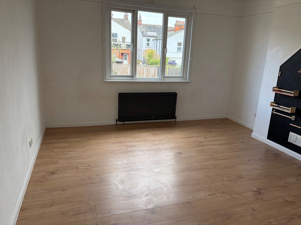 Property photo 3 of 5