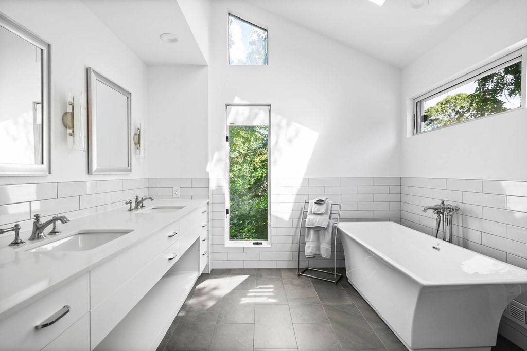 Property photo 2 of 2 <Alttext/>