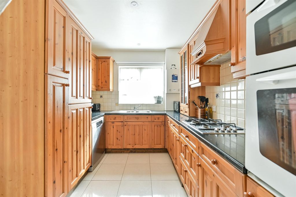 Property photo 2 of 14 Kitchen