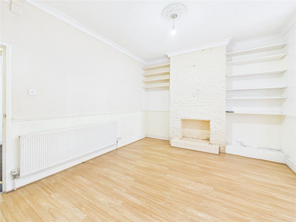 Property photo 2 of 11 Picture No. 04