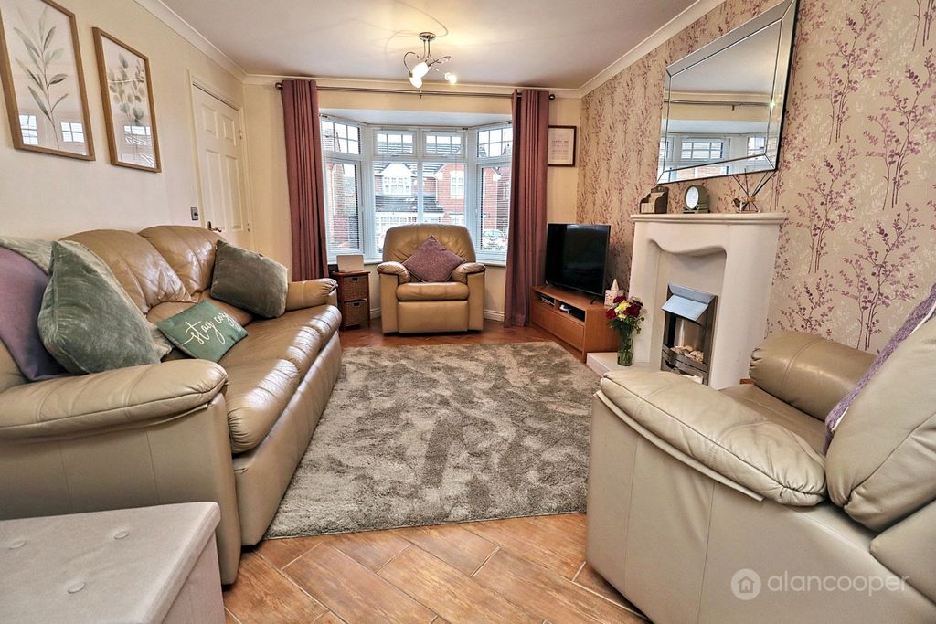 Property photo 3 of 20 4326775