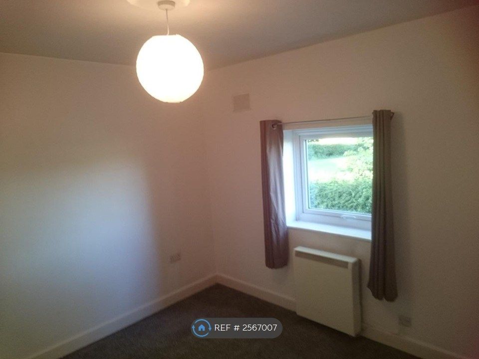 Property photo 3 of 7 Double Bedroom