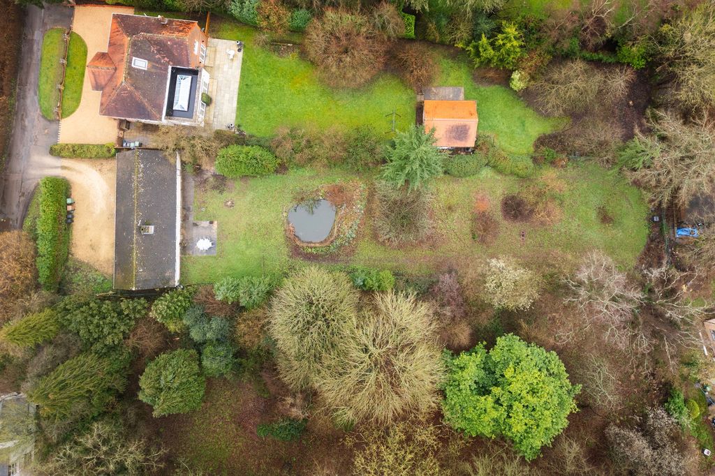 Property photo 2 of 20