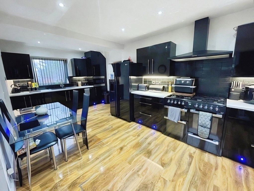 Property photo 2 of 10 Kitchen/Diner