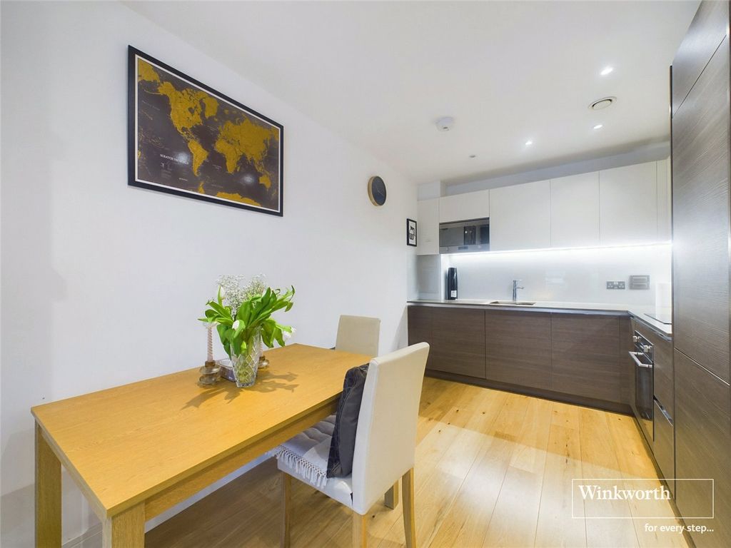 Property photo 3 of 7 Kitchen
