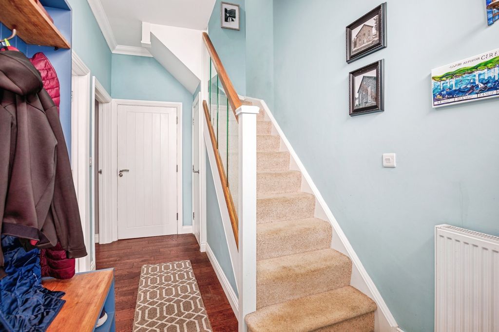 Property photo 3 of 19 Pbox-Img.Jpg