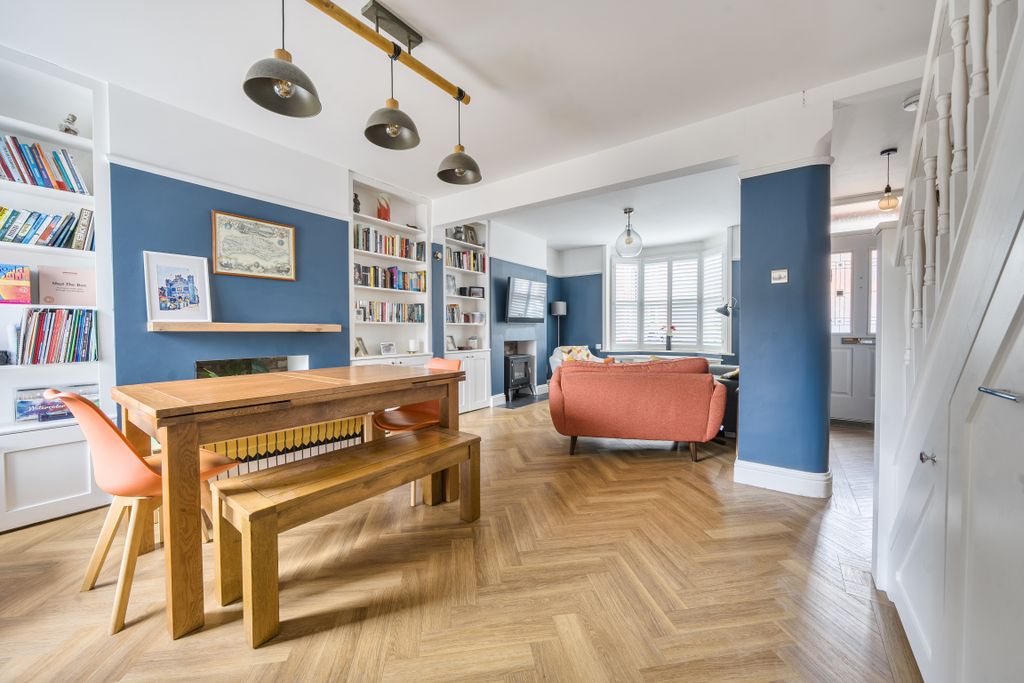 Property photo 3 of 18