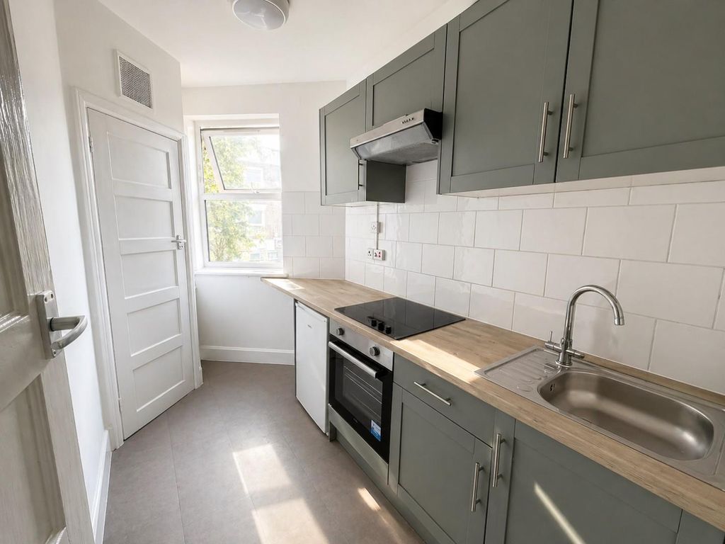 Property photo 1 of 6 Kitchen.Jpg
