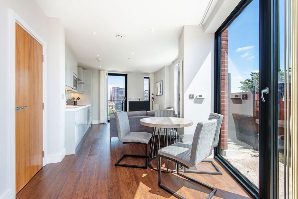 Property photo 3 of 7