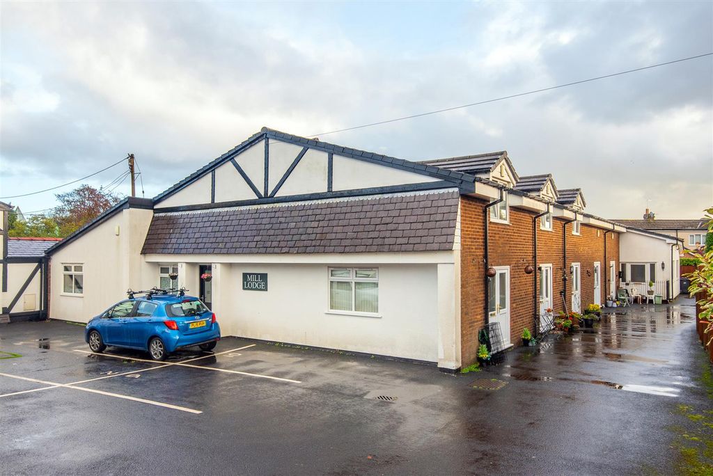 Property photo 1 of 16 Front External