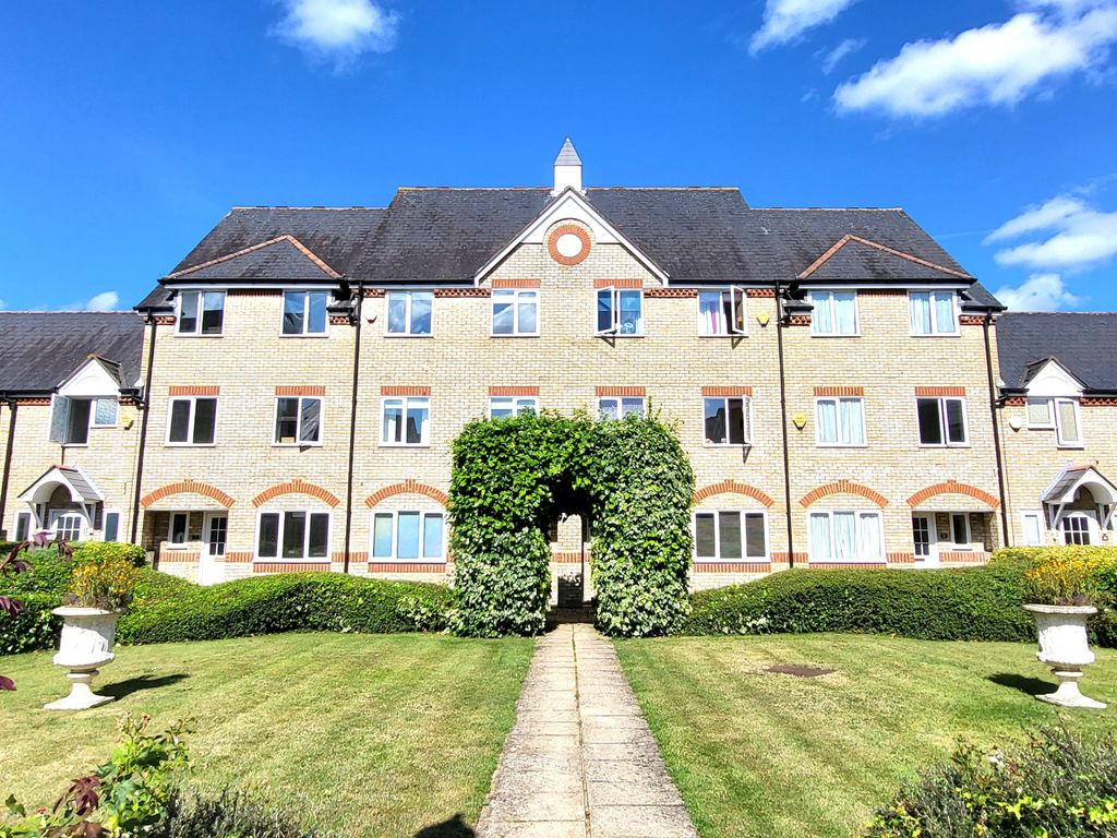 Property photo 1 of 12