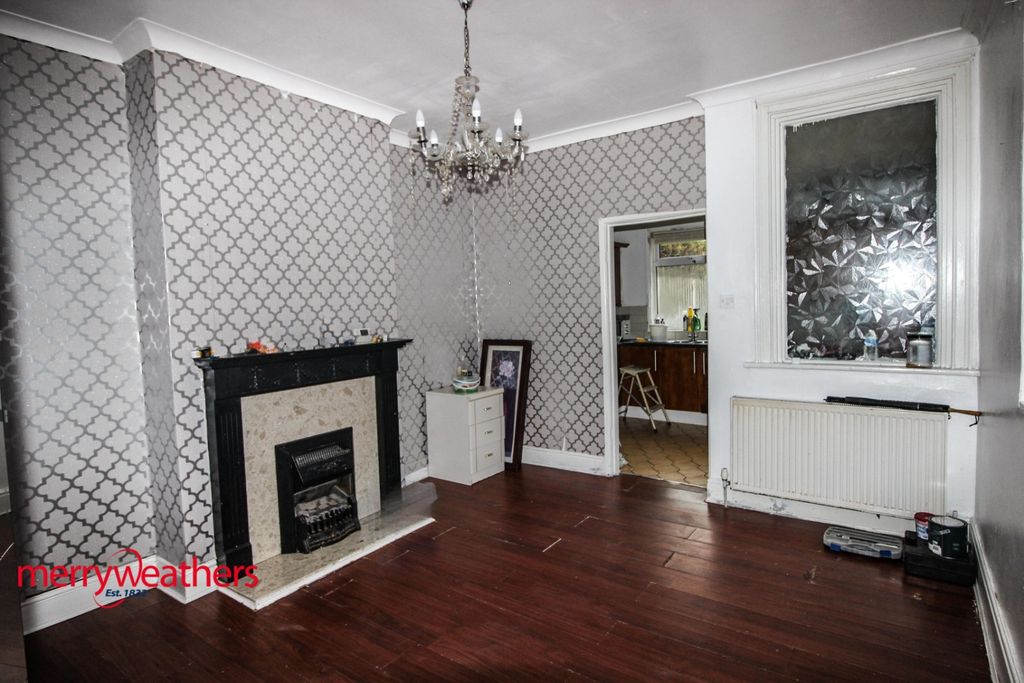 Property photo 3 of 10 Dining Room