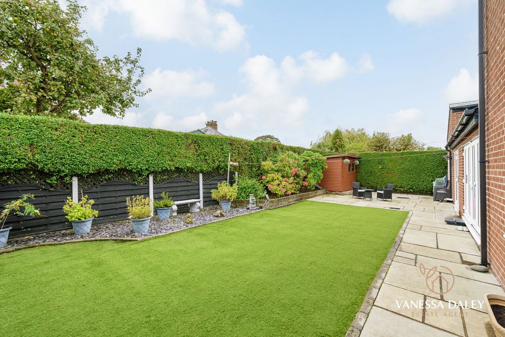 Property photo 3 of 43