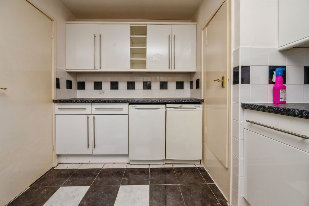 Property photo 3 of 5