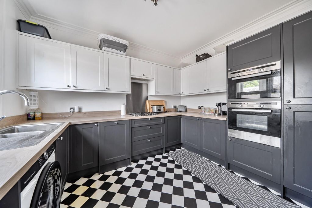 Property photo 2 of 20 1482458-17-6A3Bf9c98A0ba.Jpg