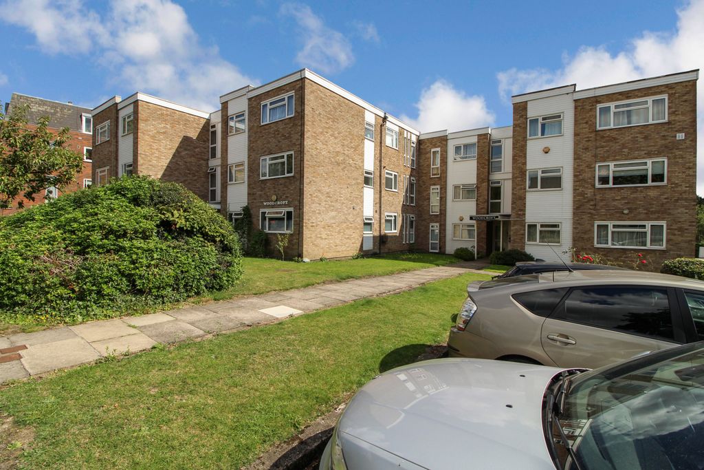 Property photo 1 of 21 Two Double Bedroom First Floor Flat To Rent