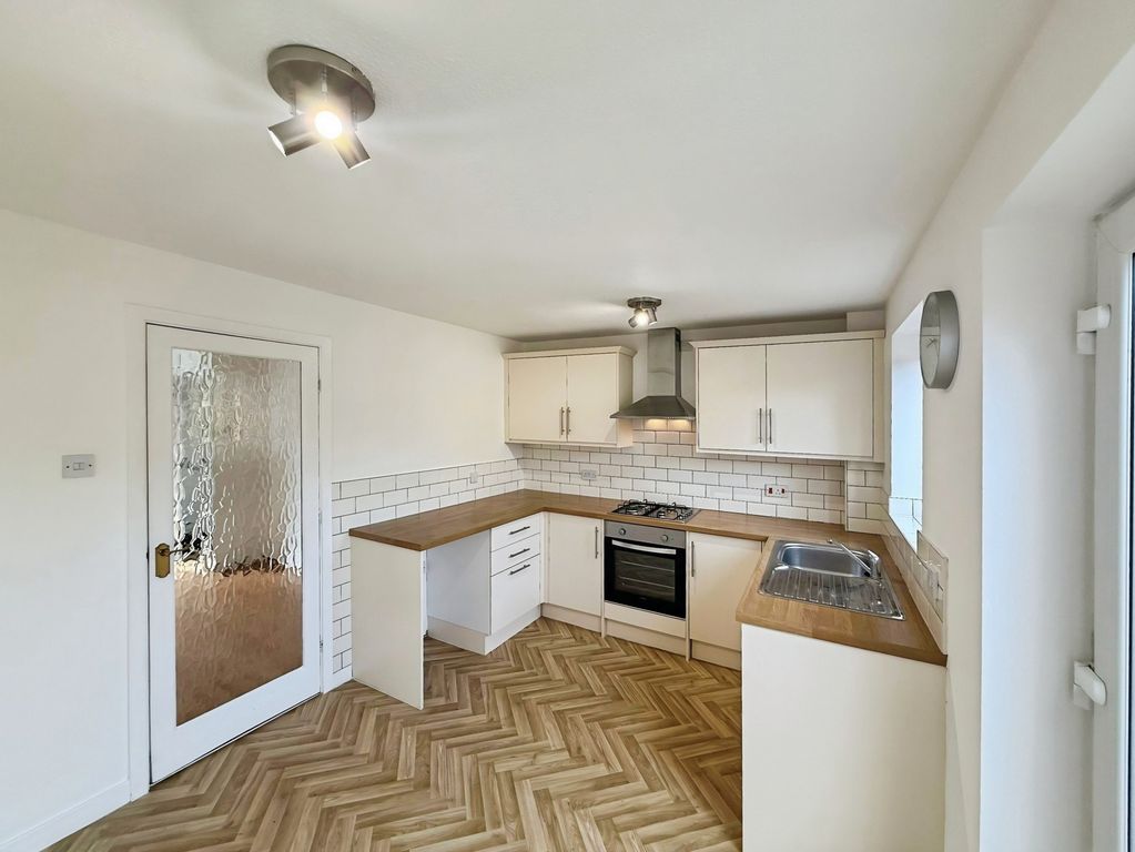 Property photo 3 of 12 Kitchen Diner