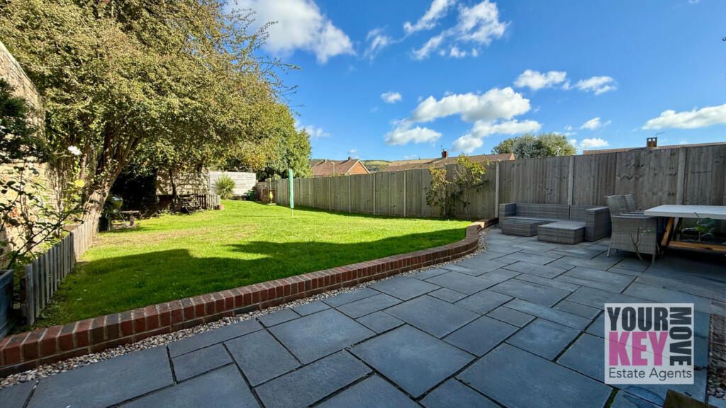 Property photo 1 of 32