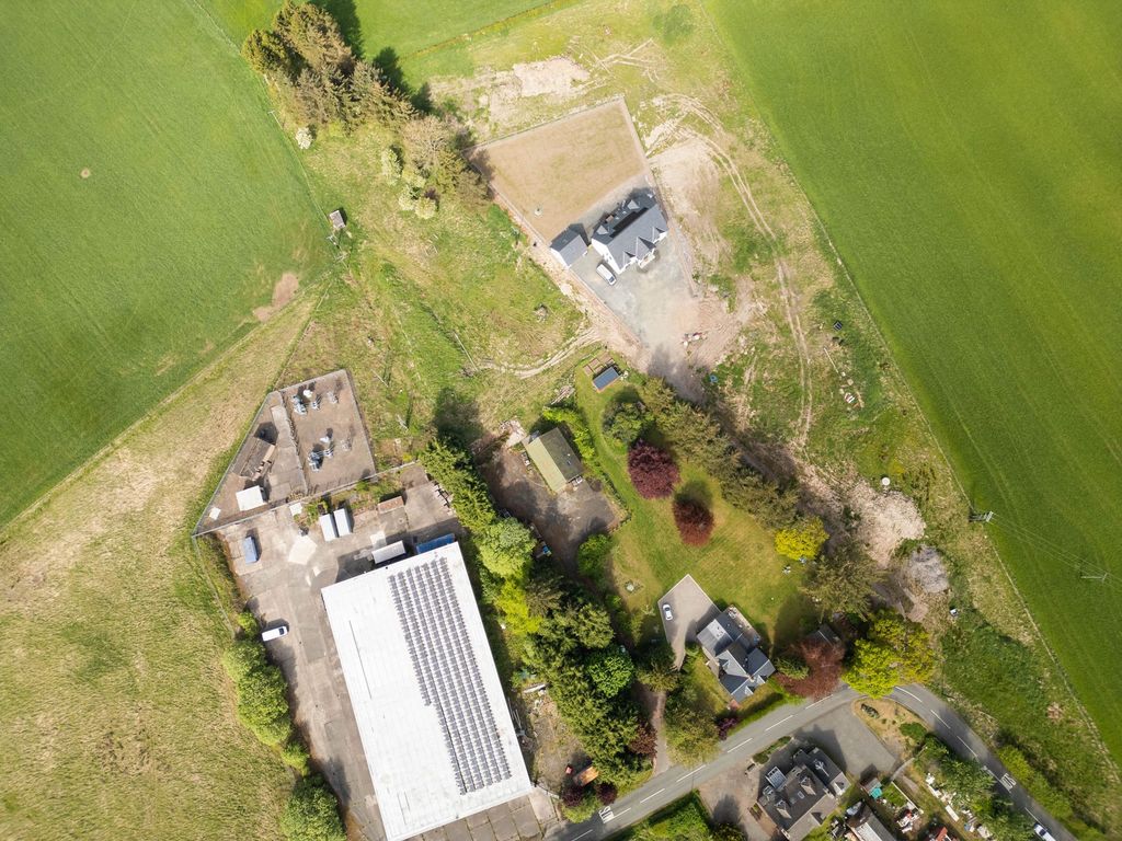 Property photo 3 of 9