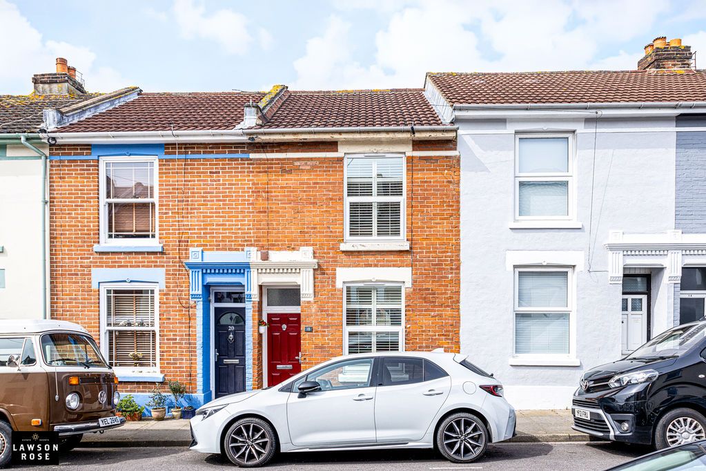 Property photo 1 of 34 .