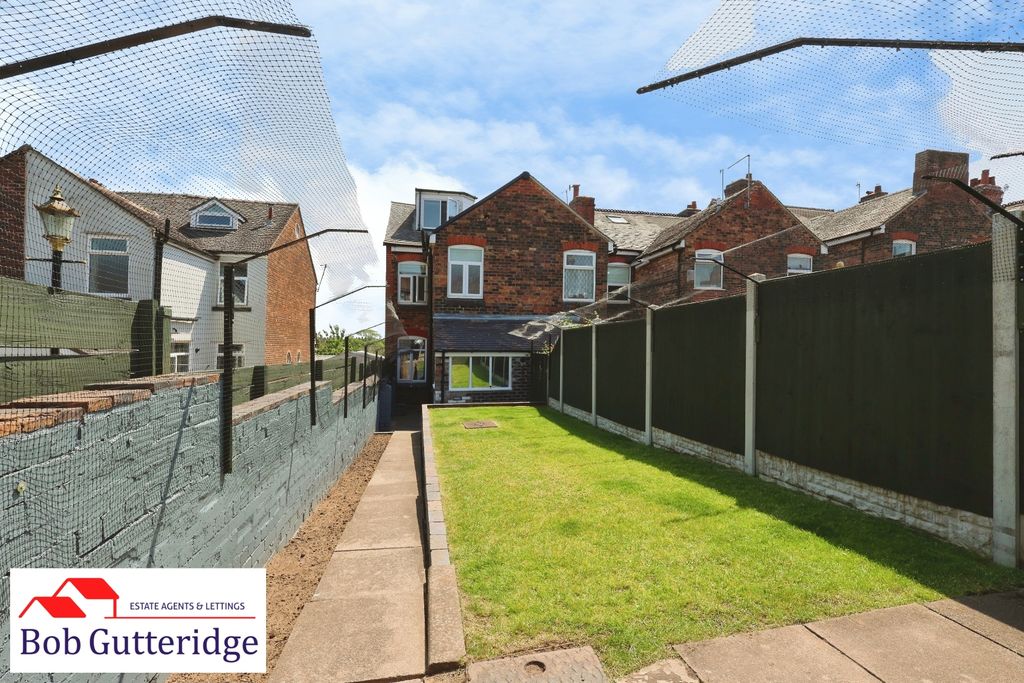 Property photo 2 of 29 Enclosed Rear Garden