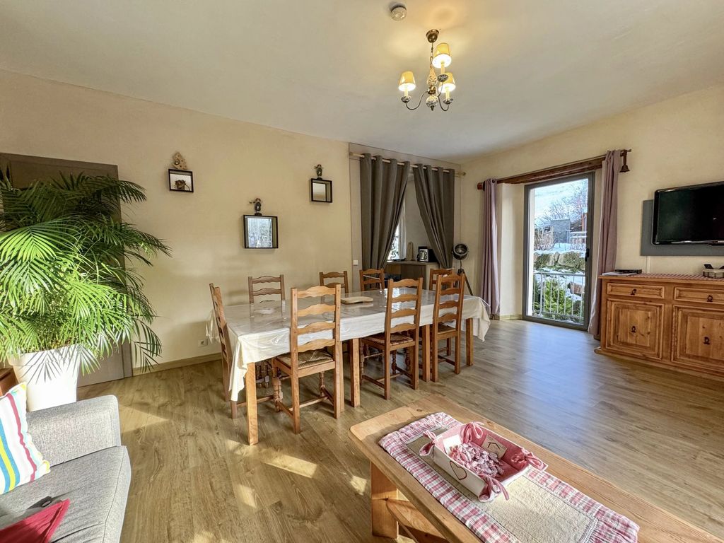 Property photo 3 of 35