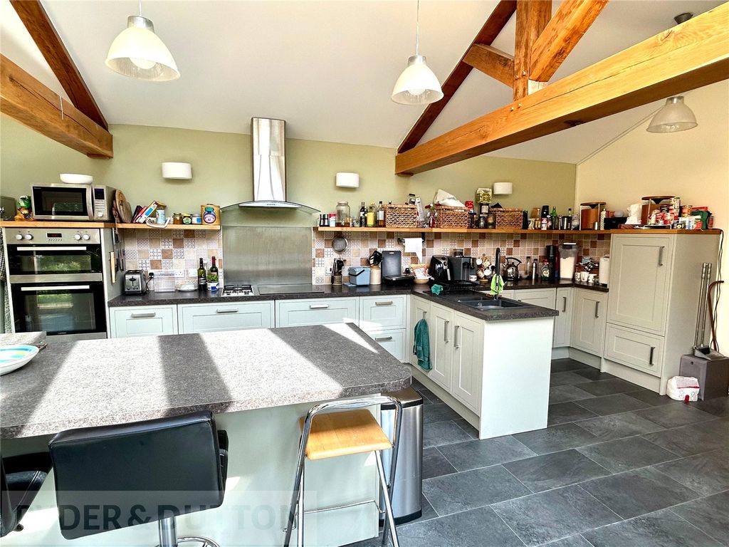 Property photo 3 of 32 Dining Kitchen