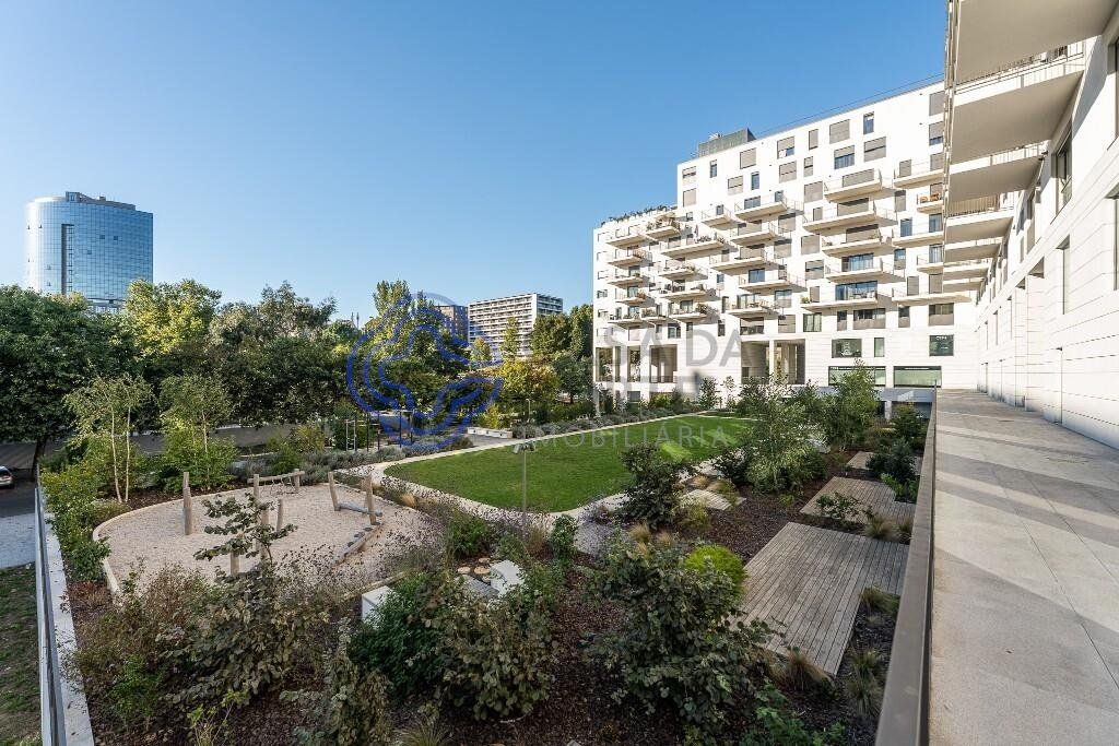 Property photo 1 of 50 Semi-New Three-Bedroom Apartment | Antas Green – Porto