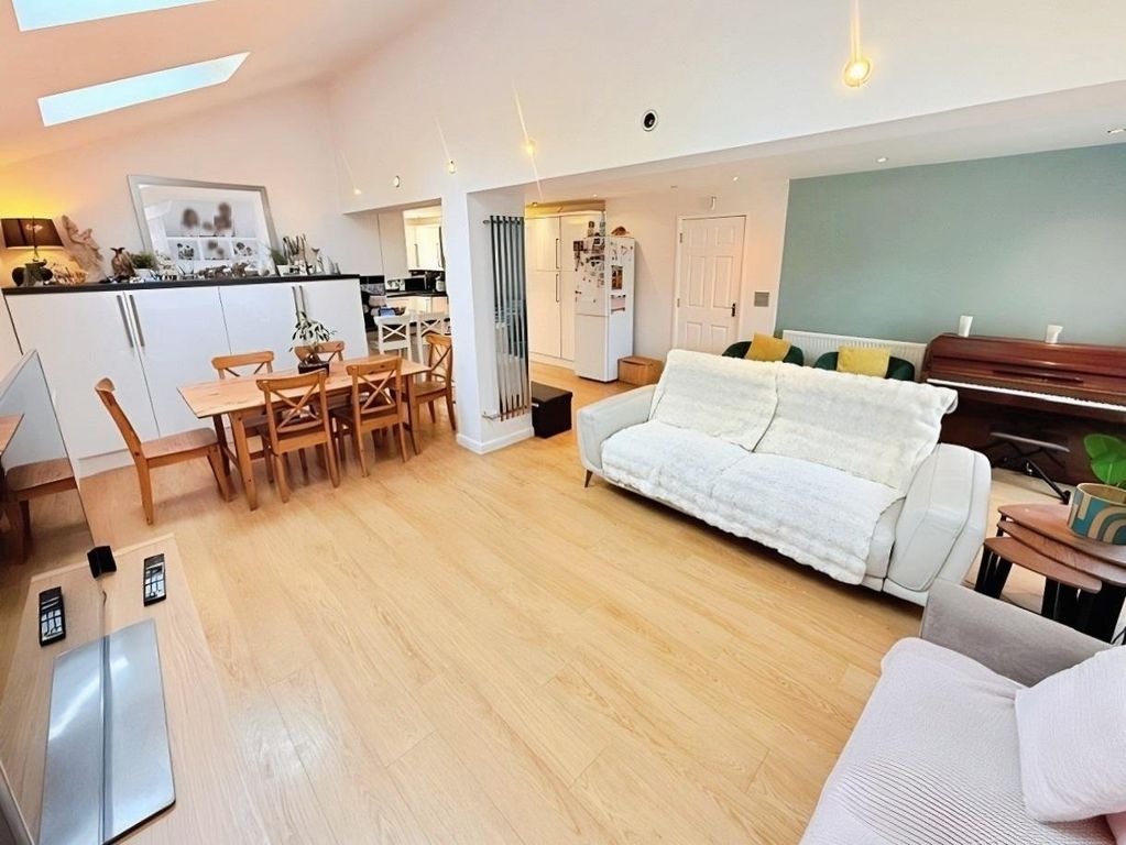 Property photo 2 of 33 c239Ef83-11.Jpg