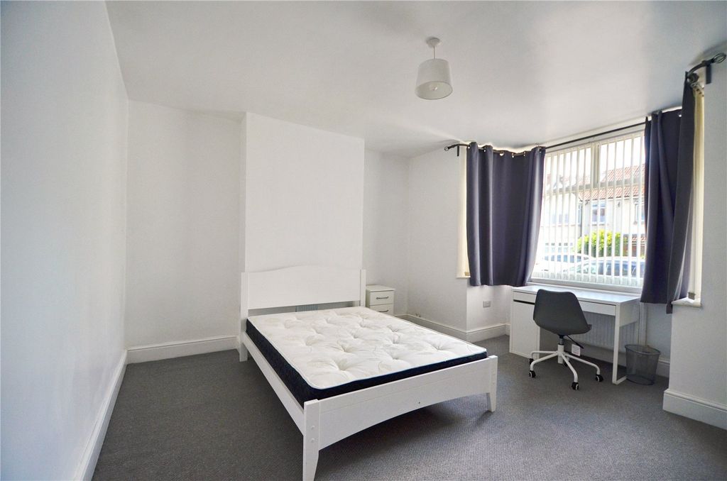 Property photo 3 of 8 Picture No. 06