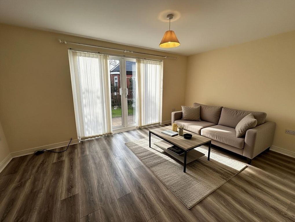 Property photo 2 of 18 Living Room