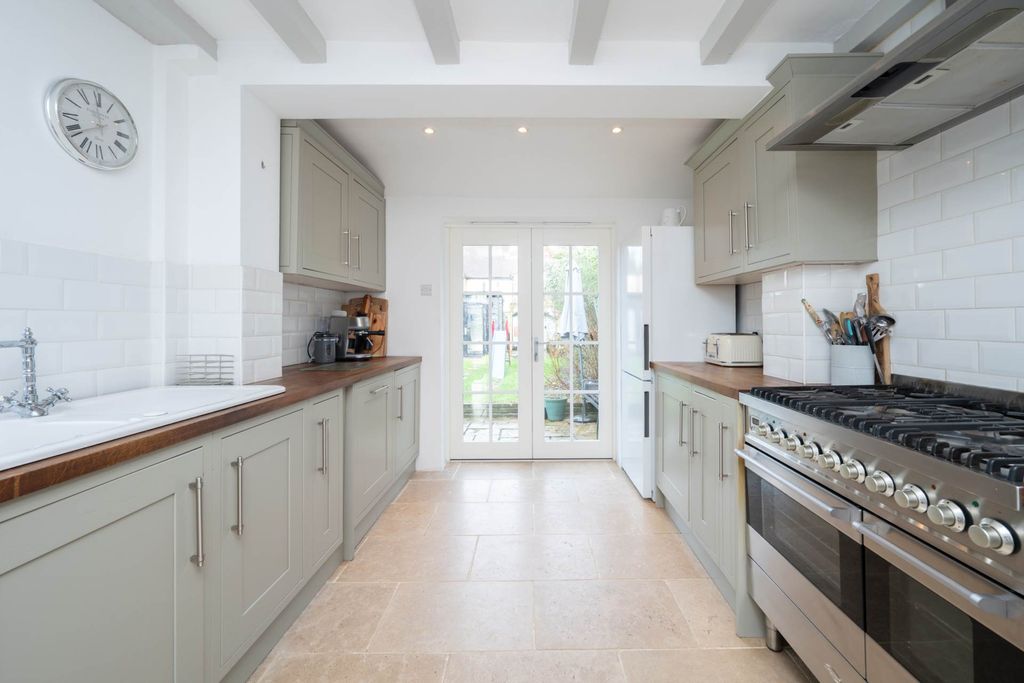 Property photo 3 of 29