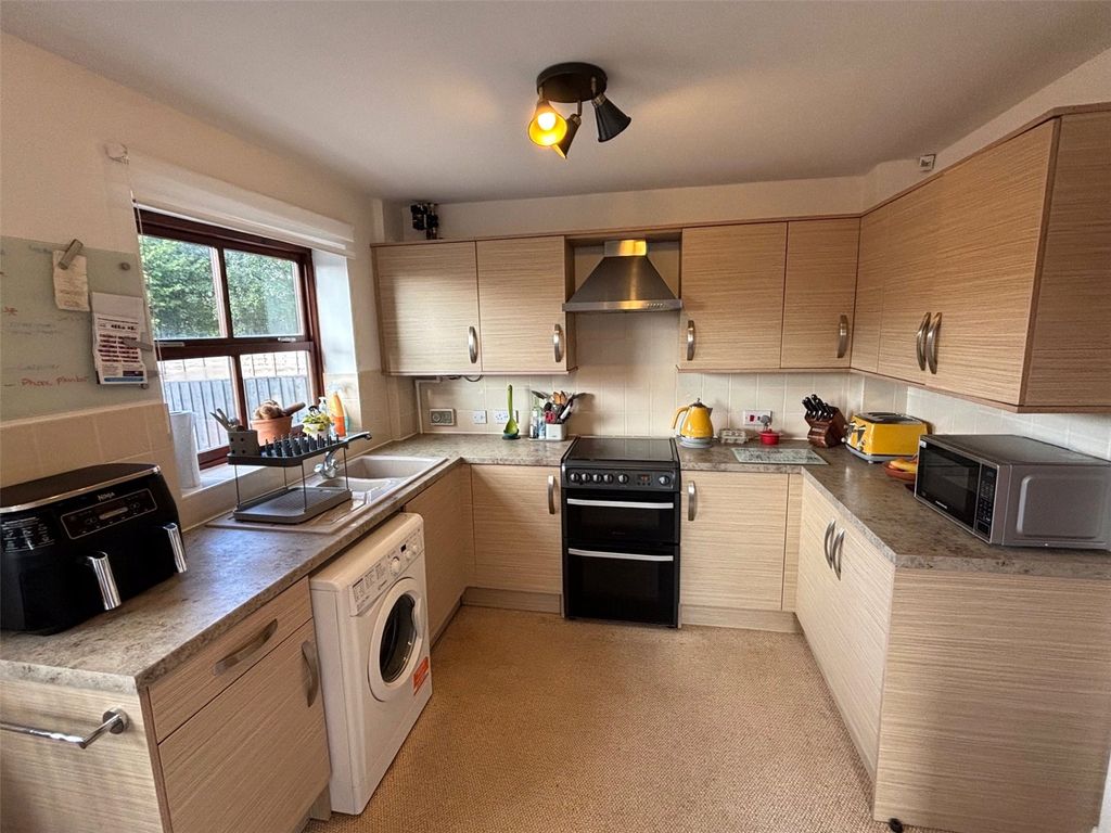 Property photo 2 of 12 Picture No. 15